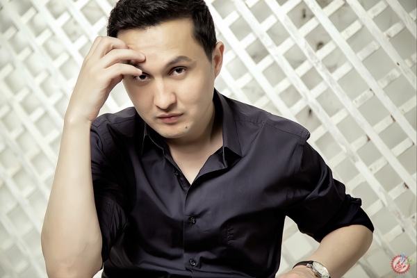 Баҳром Назаровдан янги тарона премьераси “Яна келдим”