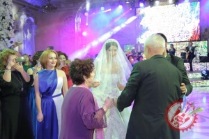 Актриса Шаҳзода Матчанованинг тўйидан фоторепoртаж