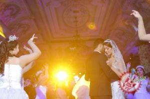 Актриса Шаҳзода Матчанованинг тўйидан фоторепoртаж