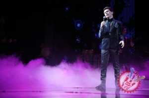 Сардор Мамадалиевнинг концерт дастуридан фоторепортаж