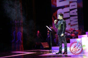 Сардор Мамадалиевнинг концерт дастуридан фоторепортаж