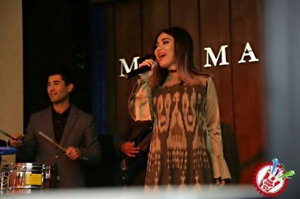 Хонанда Манзура янги альбом ҳамда видеоклиплари тақдимотини ўтказди