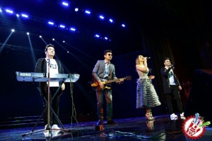 Сарвар ва Комилнинг “Бир муҳаббат қиссаси” номли концертидан фоторепортаж