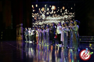 Сарвар ва Комилнинг “Бир муҳаббат қиссаси” номли концертидан фоторепортаж