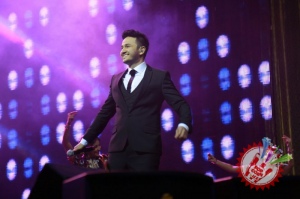 Сарвар ва Комилнинг “Бир муҳаббат қиссаси” номли концертидан фоторепортаж