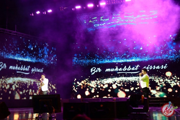 Сарвар ва Комилнинг “Бир муҳаббат қиссаси” номли концертининг биринчи куни  тафсилотлари