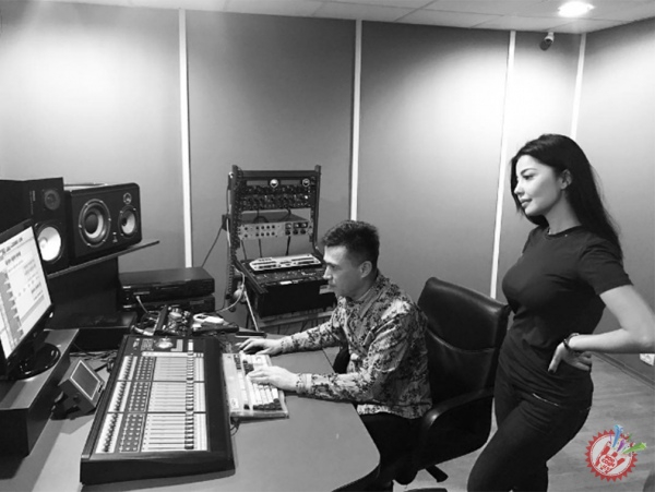 Мафтункор Шаҳзодадан яқин кунларда янги қўшиқ премьераси