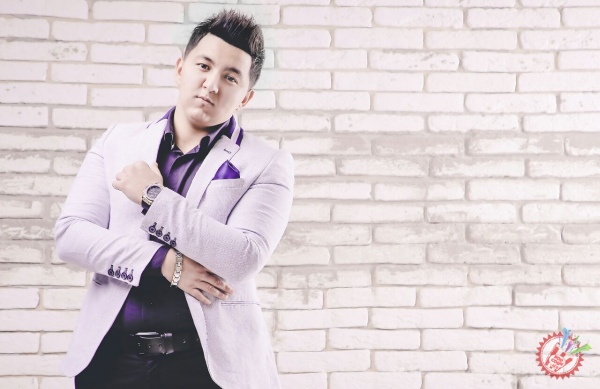 Беҳруз Тоҳиров шўх қизалоқларга атаб қўшиқ куйлади