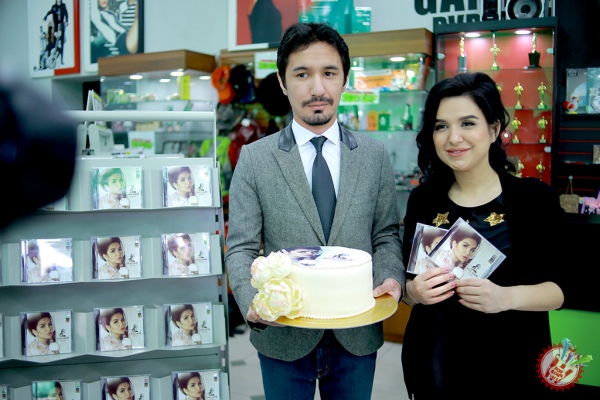 Нилуфар Усмонова “Арслоним” номли янги альбом тақдимотини ўтказди