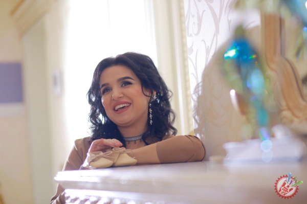 Нилуфар Усмонова “Дадасини қизи” қўшиғи учун видеоклип суратга олдирди