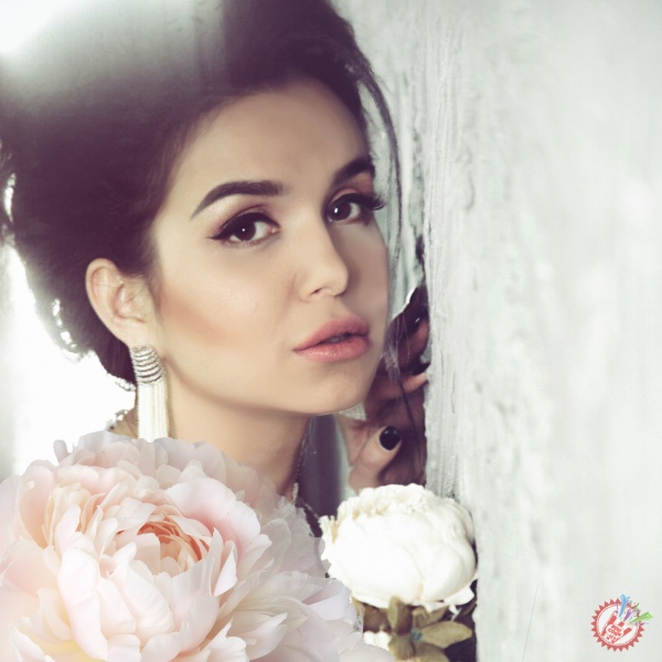 Қиз фарзанд муборак Нилуфар Усмонова!