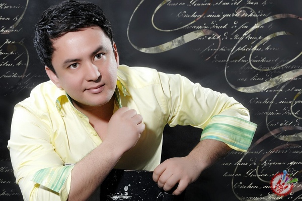 Муродбек Қиличов яккахон концерт дастурини тақдим этади