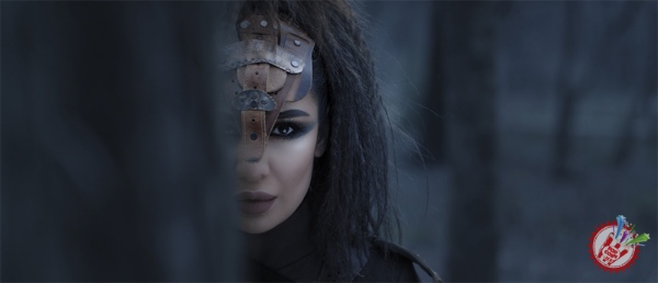 Муниса Ризаевадан “Қоп-қора” видеоклипини қарши олинг