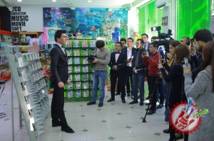 Сардор Мамадалиев «Ота-она дуоси» номли альбом тақдимотини ўтказди