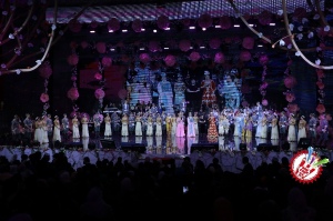 10 йил соғинтирган Юлдуз Усмонова яккахон концерт дастурини намойиш этмоқда