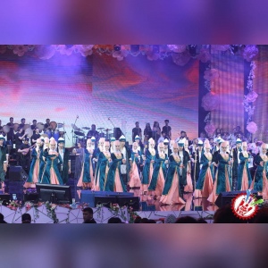 10 йил соғинтирган Юлдуз Усмонова яккахон концерт дастурини намойиш этмоқда