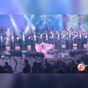 10 йил соғинтирган Юлдуз Усмонова яккахон концерт дастурини намойиш этмоқда