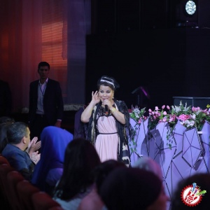 10 йил соғинтирган Юлдуз Усмонова яккахон концерт дастурини намойиш этмоқда