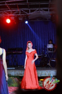 Муниса Ризаева ўзи яратган либослари тўпламининг тадимотини ўтказди (Фоторепортаж)