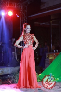 Муниса Ризаева ўзи яратган либослари тўпламининг тадимотини ўтказди (Фоторепортаж)