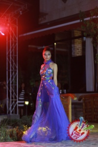 Муниса Ризаева ўзи яратган либослари тўпламининг тадимотини ўтказди (Фоторепортаж)