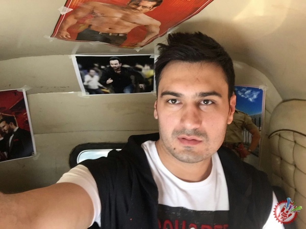 Мумбай кўчаларида адашиб қолган Отабек