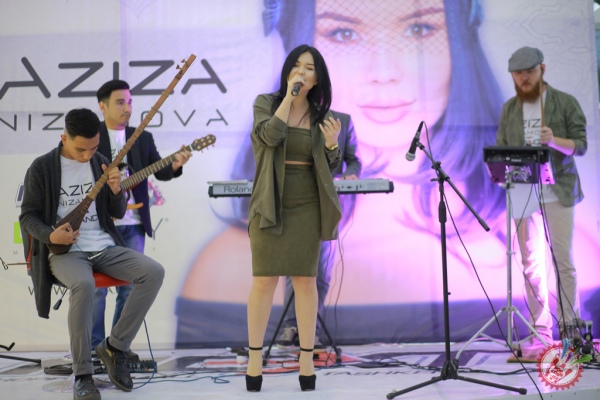 Азиза Низамова альбом тақдимотини ўтказди