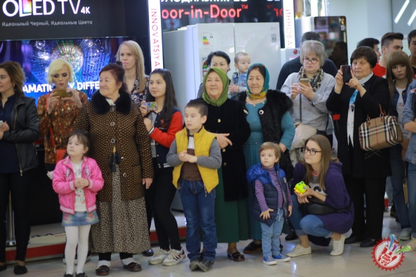 Азиза Низамова альбом тақдимотини ўтказди