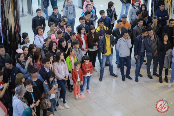 Азиза Низамова альбом тақдимотини ўтказди