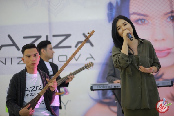 Азиза Низамова альбом тақдимотини ўтказди