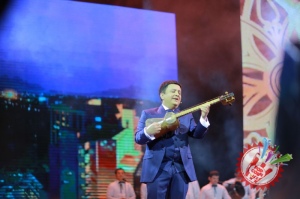 Муродбек Қиличeв етти йиллик танаффусдан сўнг яккахон концерт дастурини тақдим қилди