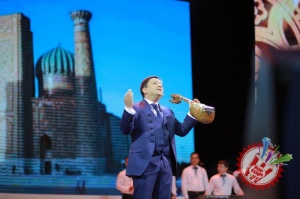 Муродбек Қиличeв етти йиллик танаффусдан сўнг яккахон концерт дастурини тақдим қилди