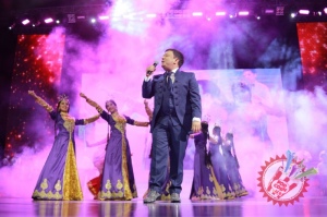 Муродбек Қиличeв етти йиллик танаффусдан сўнг яккахон концерт дастурини тақдим қилди