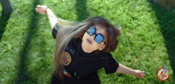 Умидахондан видеопремьера – “Йўлимдан қоч”