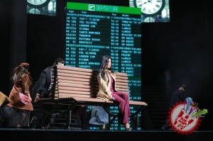 Мафтункор Шаҳзоданинг яккахон дастурининг илк кунидан фоторепортаж