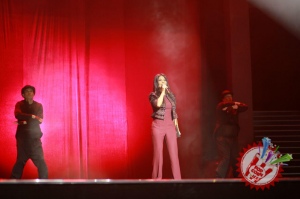 Мафтункор Шаҳзоданинг яккахон дастурининг илк кунидан фоторепортаж