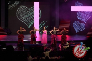 Мафтункор Шаҳзоданинг яккахон дастурининг илк кунидан фоторепортаж