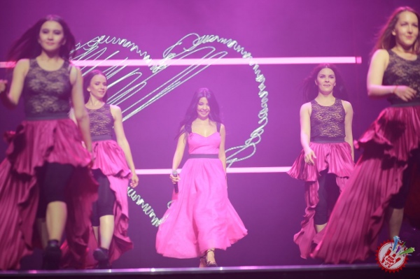 Шаҳзоданинг концерт дастурига Қозоғистоннинг машхур телеканалларидан журналистлар ташриф буюрди