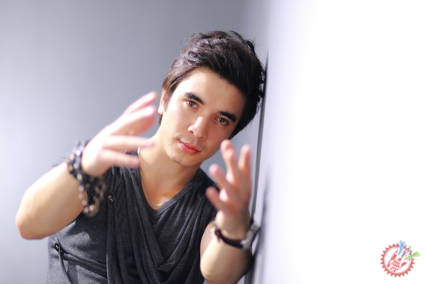 Билол “Кечир гулим” қўшиғини тақдим қилди