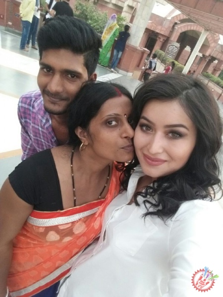 Ҳиндистонда ўзбек ижодкорлари томонидан “Намасте муҳаббат” номли картина суратга олинмоқда