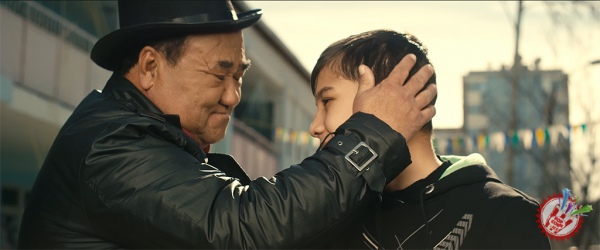 Шоҳруҳхондан узоқ кутилган видеоклип – “Жоним дадам”