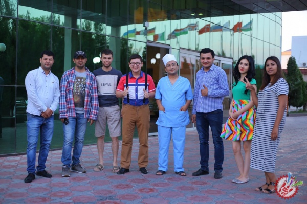 Умар Шамсиев эркатойига бағишлаб қўшиқ куйлади