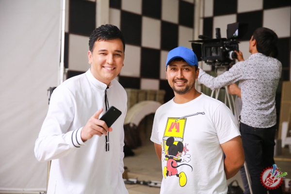 Сардор Раҳимхон “Онам” қўшиғи учун видеоклип суратга олдирди