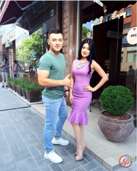 Фарҳод ва Ширин янги ижод маҳсулини тақдим қилиш арафасида 