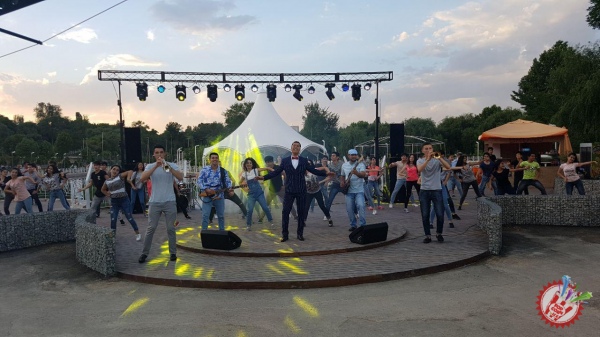 Иззат Ибрагимов ва Ҳўжа гуруҳидан кутилмаган ижодий янгиликлар