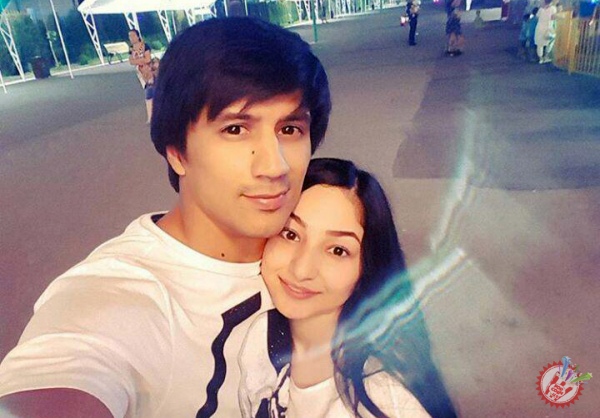 Актёр Йигитали Мамажонов мухлисларини турмуш ўртоғи билан таништирди