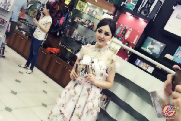 Умидахоннинг илк альбом тақдимоти бўлиб ўтди