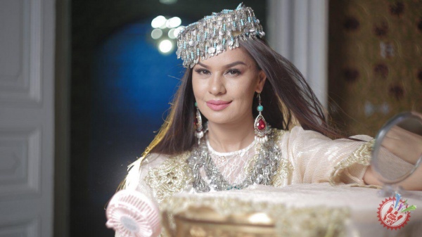 Ҳулкар Абдуллаева янги видеоклип суратга олдирди