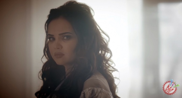 Гулсанам Мамазоитова ва Мўминжон Абликимдан ваъда қилинган  ижод маҳсулини қарши олинг