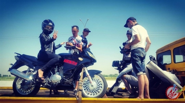 Шоҳруҳхон "Ёнингдаман" қўшиғи учун видеоклип суратга олдирди